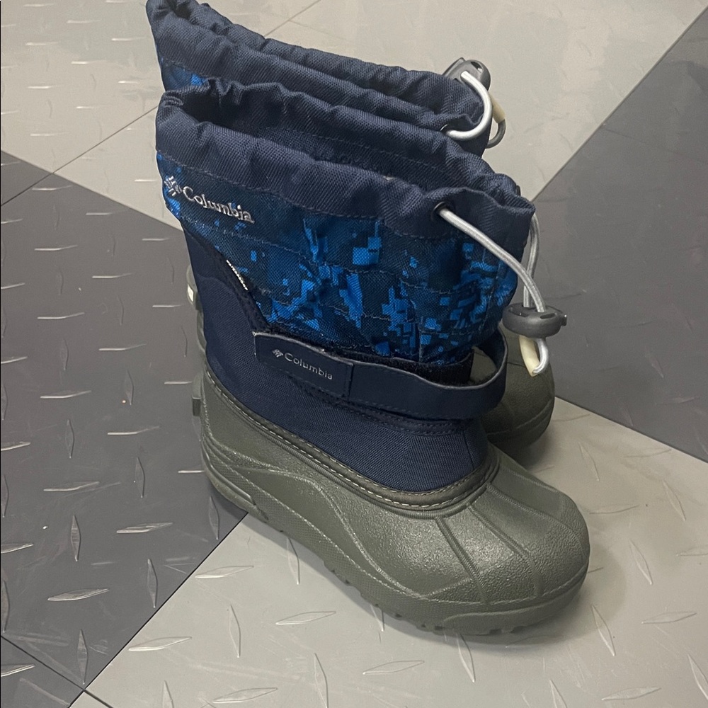 Columbia Navy and Grey Winter Boots